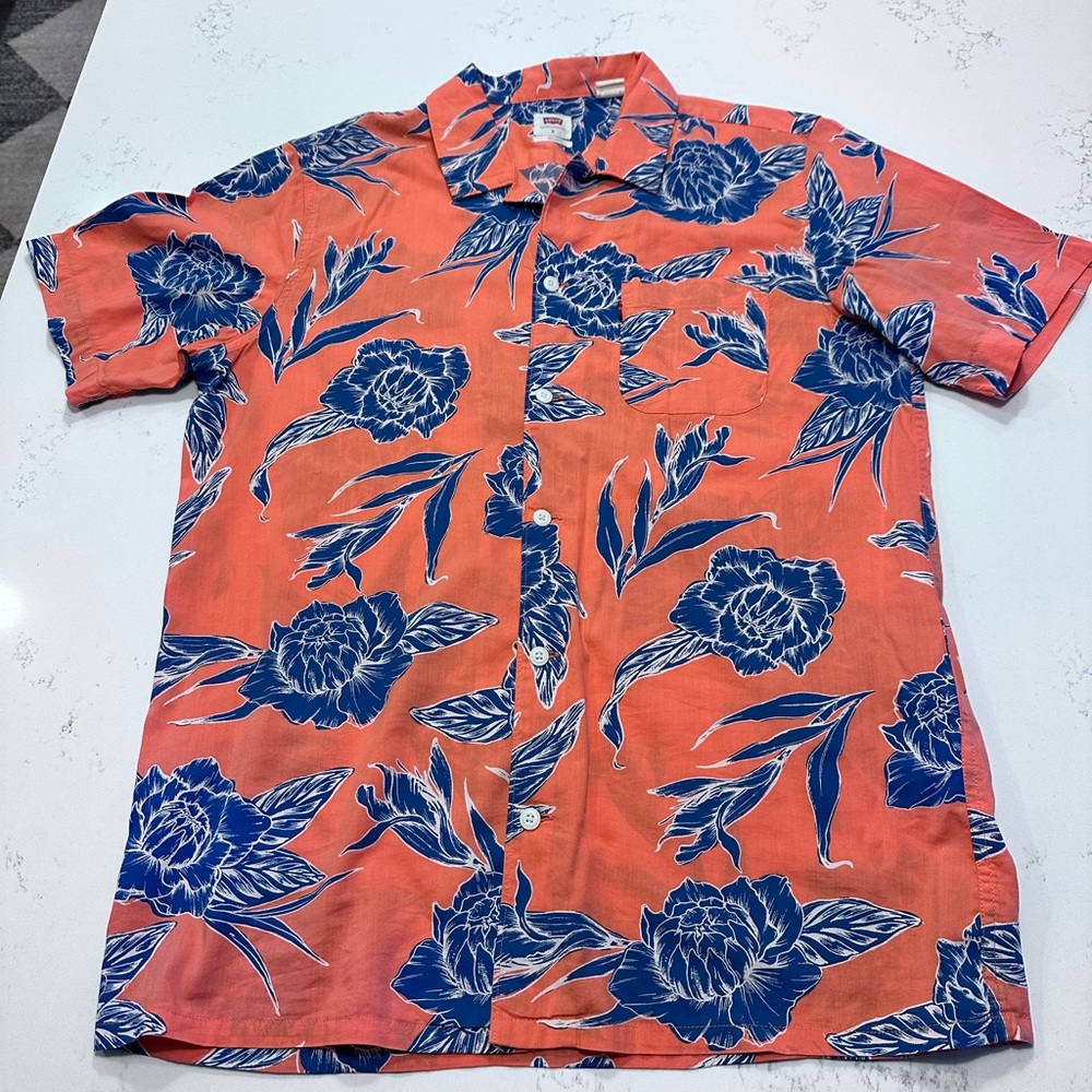 Levi’s floral short sleeve collared shirt relaxed fit